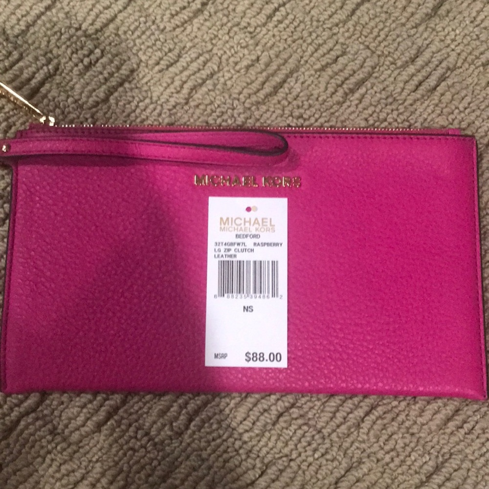 NWT Michael Kors wristlet